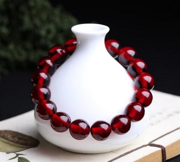 缅甸琥珀哪种最值得收藏,缅甸琥珀盘玩与变化