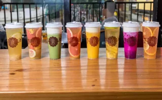 恒大冰泉椰子茶,恒大冰泉长白山天然矿泉水泡茶