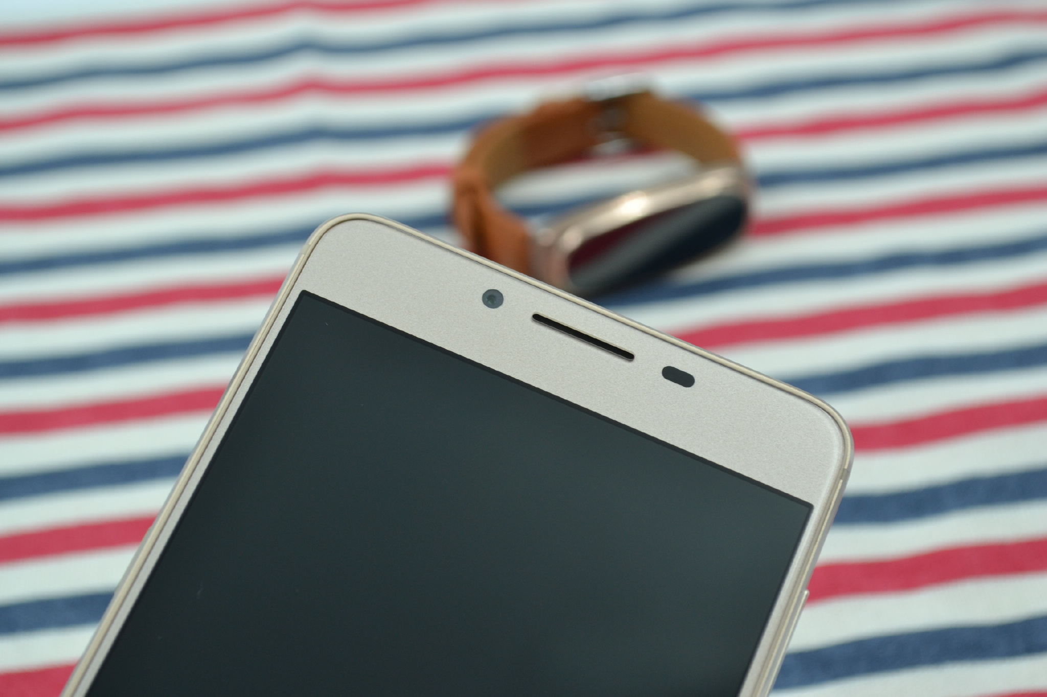 对家人的爱更多一点，九爱亲情手机HaloveH1上手测评