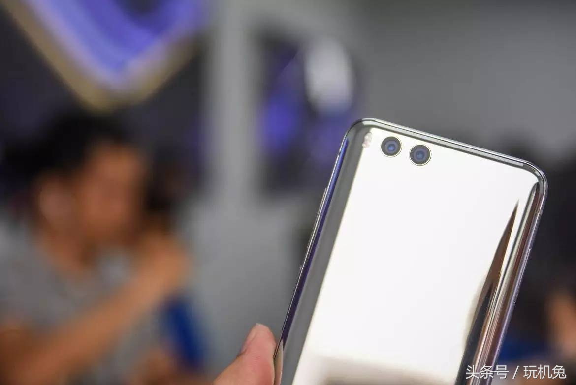 镜面的苹果就要来了，这回真不是华强北出品！