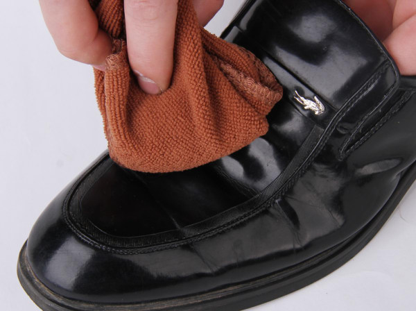 小本创业第一波,创业项目小白擦鞋