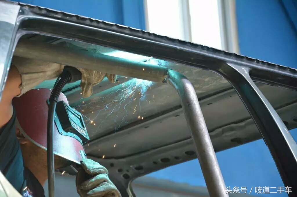 爆改五菱不算啥，氮气加速的捷达来虐他