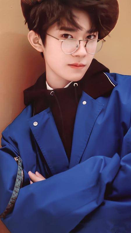 前辈对易烊千玺的评价最新,分享你很喜欢的易烊千玺图片