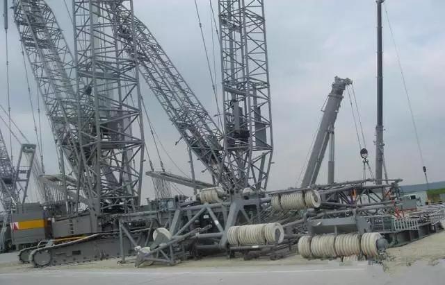 利勃海尔1750起重机吊装视频,利勃海尔5000吨起重机