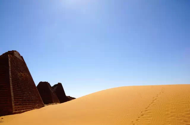 北石:在非洲苏丹被请到警察局过夜是怎样的体验