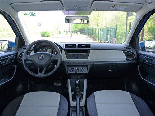 7-15万这几款两厢车是女性的最爱,时尚车型推荐10万左右