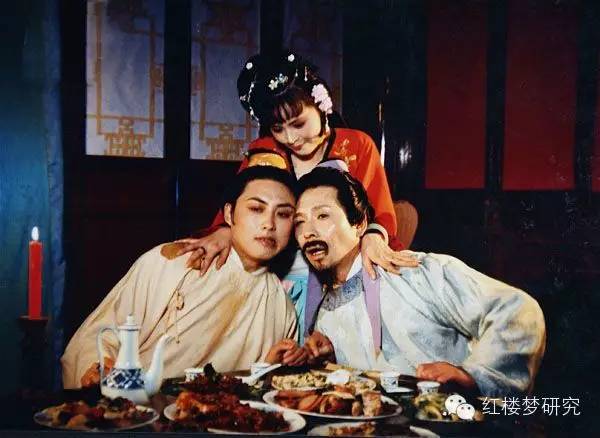 现代的贾琏,贾琏的品行还是不错