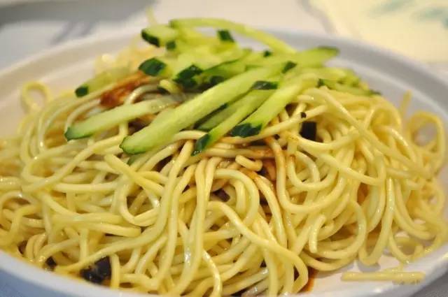 凉皮凉面什么地方的好吃,凉皮凉面哪里最好吃