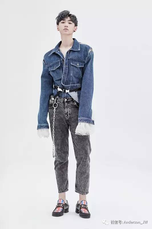 八卦｜他不仅承包了最红的影视剧OST，衣品也能拿高分