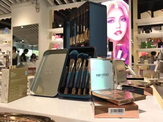 上海外高桥国际化妆品,外高桥保税区进口商品店