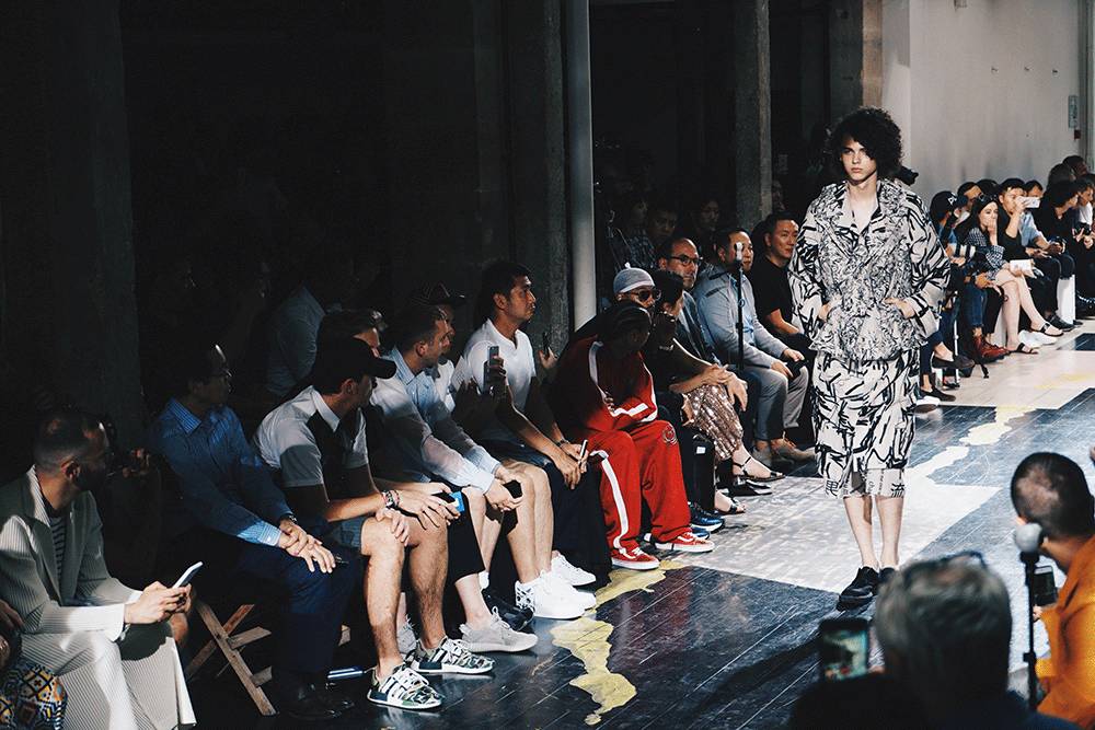 2018巴黎时装周男装视频,巴黎时装周2024完整版男装