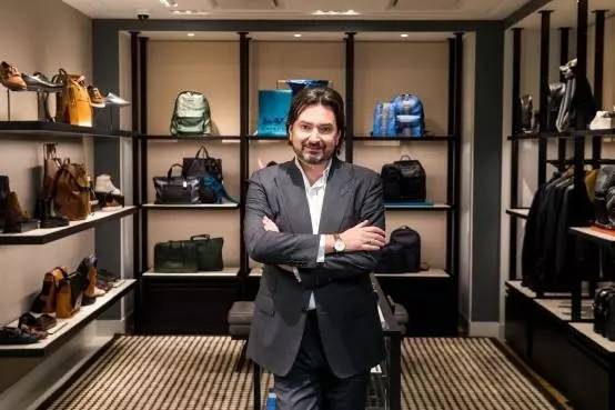 从“大妈包”到“公主风”COACH可否找到那种“精神认同”