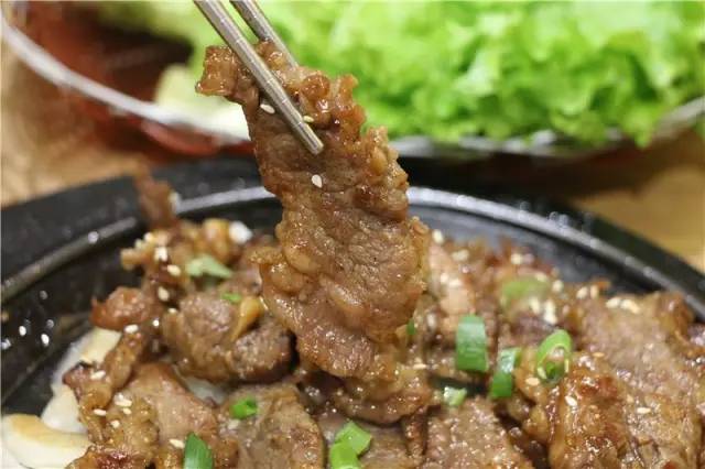 一碗不正经的肥牛饭,下班去哪吃