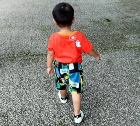 给宝宝购的衣服,给宝宝买衣服的注意事项