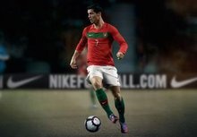 足坛历代绝代双骄高燃,足坛的绝代双骄c罗和梅西