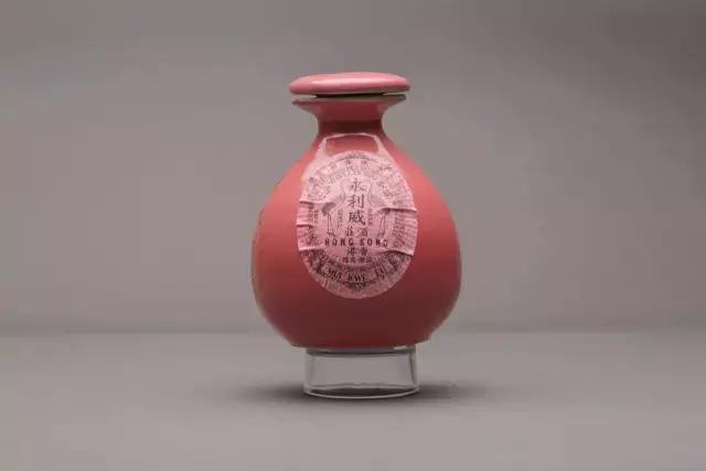 香港人很喜欢喝酒吗,周润发来一瓶82年的拉菲