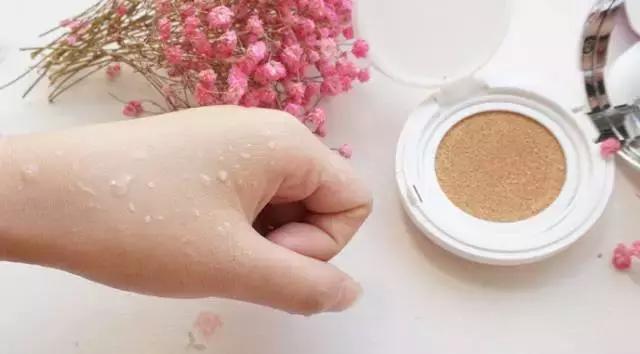 ysl圣罗兰气垫都有哪种,气垫推荐亲测