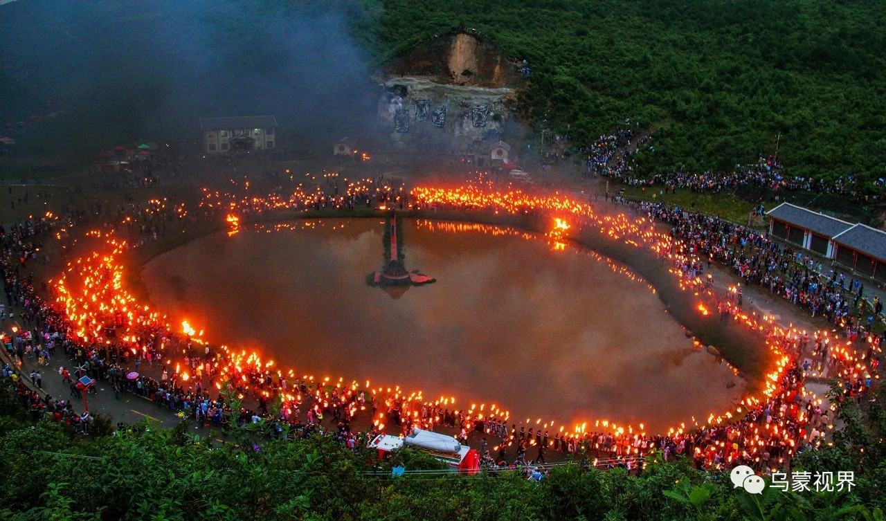 2017，火把节快乐！又是一个把你双眼点燃的七月