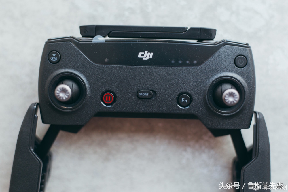 大疆精灵航拍机,大疆晓对比大疆精灵3