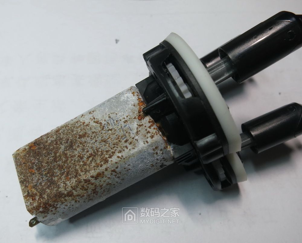 飞利浦三头剃须刀刀头拆卸清洗,传统剃须刀剃须的感受