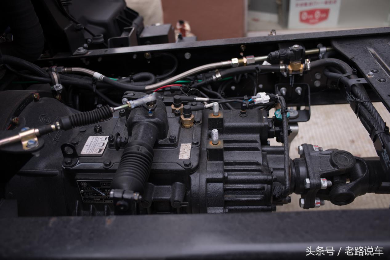 格尔发天然气用的什么发动机,格尔发纳威司达