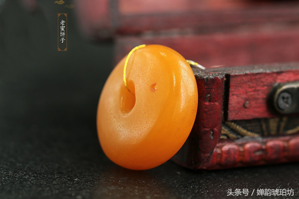 琥珀蜜蜡牌子怎么鉴定,如何鉴别湖畔琥珀蜜蜡的真假