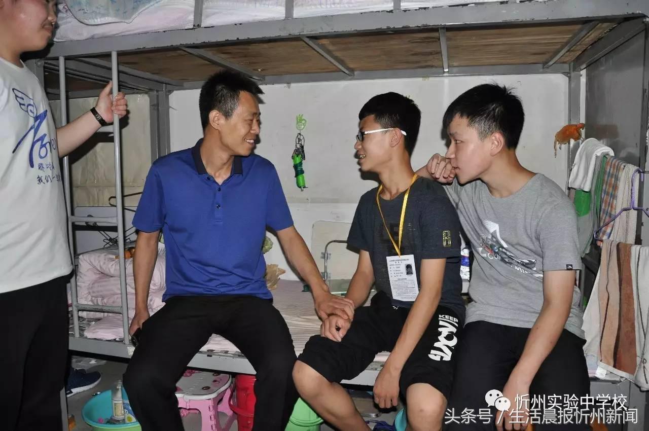 让孩子接受应试教育还是素质教育,让孩子接受最好的教育择校观