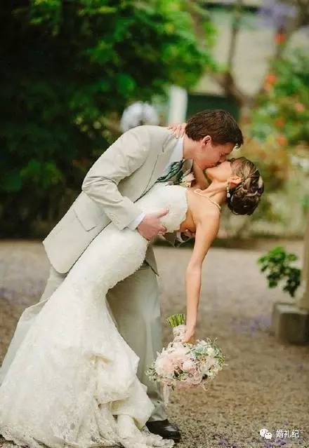 10种必拍婚纱照风格,摄影师亲手教新人摆婚纱照造型