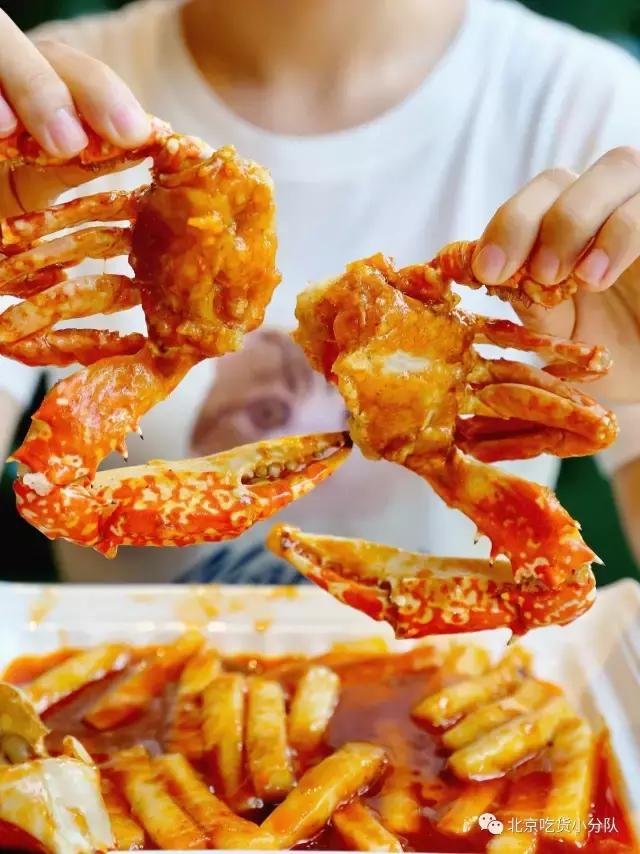 三里屯的豪放派海鲜，直接把渔船搬进了店