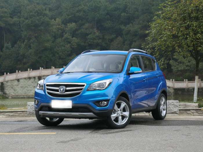 出道5年，月销依旧上万，2017款CS35内饰变化巨大