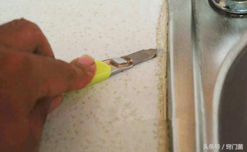 厨房水槽发霉用美缝剂还是玻璃胶,橱柜水槽玻璃胶发霉