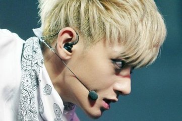 鹿晗pk吴京,鹿晗pk华晨宇