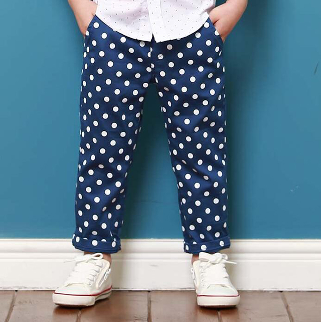 秋天最流行男孩的休闲裤窄版,春季男最新款休闲裤