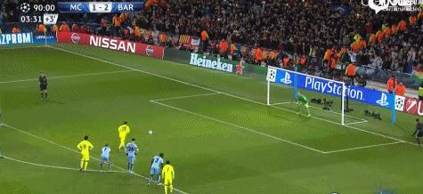 梅西过人惊呆巴洛特利,巴洛特利思考人生点球