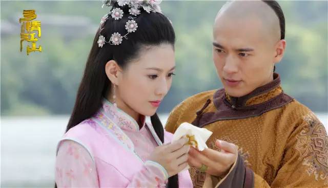 甄嬛传中的还珠老佛爷,还珠格格里的老佛爷是甄嬛吗视频