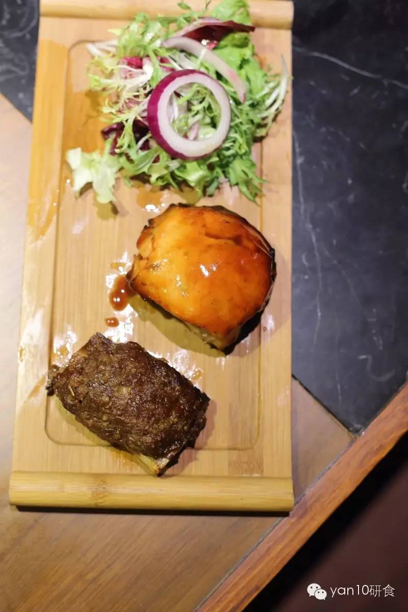 首尔必吃韩牛,逛吃中韩街火爆