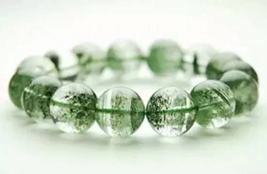 高调的炫耀到最后让你无法收场,手腕是炫耀的资本