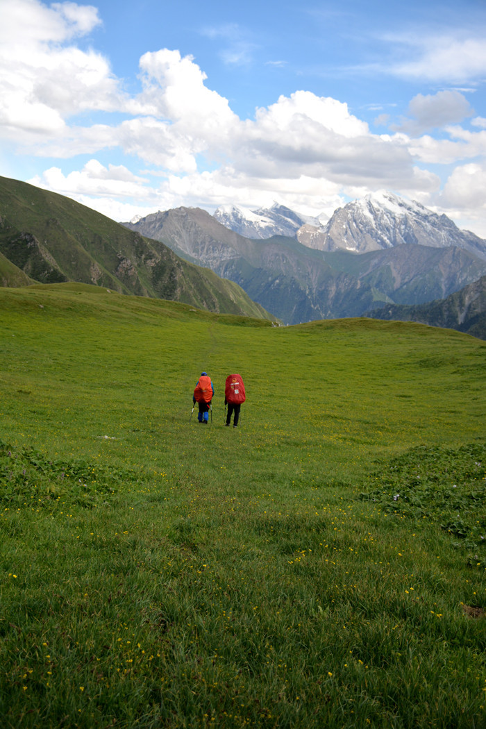 行者无疆-6月乌孙，漂洋过海为圣湖，翻山越岭因初心