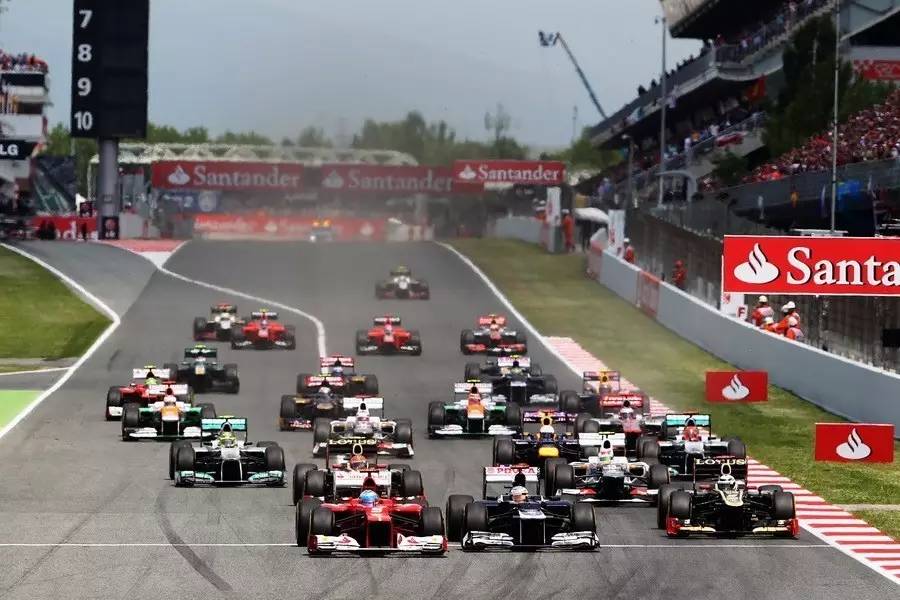 这是一场假的燃油发布会，现场全是法拉利*博兰**基尼等超豪