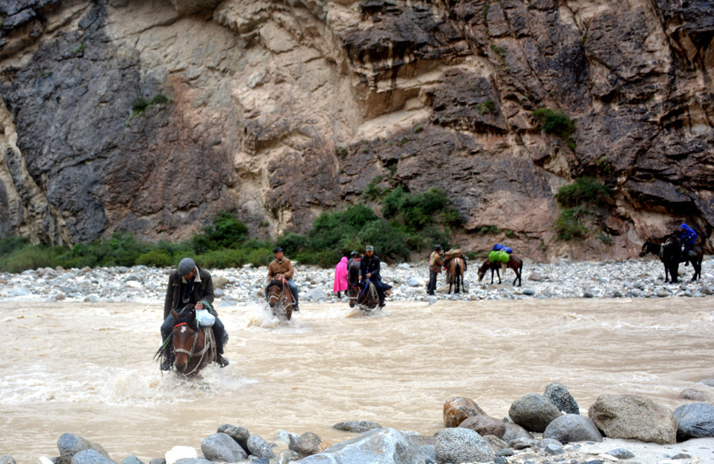 行者无疆-6月乌孙，漂洋过海为圣湖，翻山越岭因初心