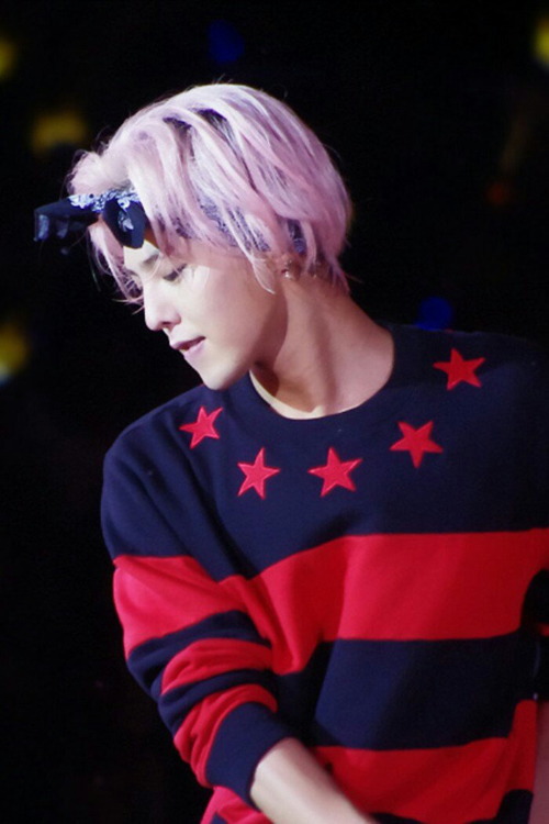 灿烈染过几种颜色的头发,灿烈齐刘海发型