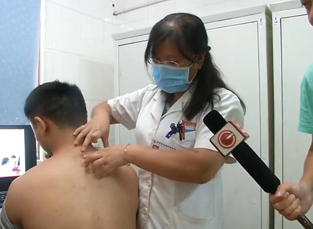 三伏贴能自制吗?孩子能贴吗?选择哪些穴位贴?贵医附院专家为你详细解答