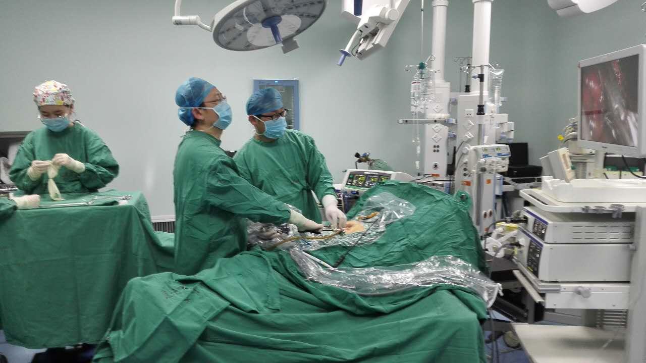 胸腔镜后纵隔肿瘤切除术全过程,纵隔肿瘤手术胸腔镜切口选择