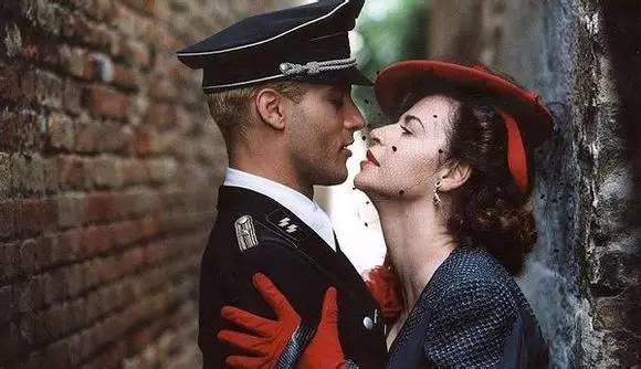 潮流咖|这件让半个娱乐圈沉迷的军装,再没一件你就过时啦!