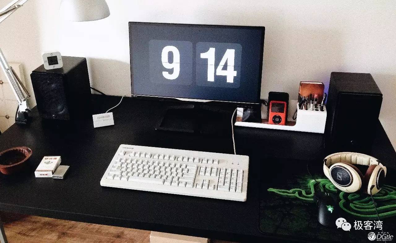 台式电脑耳机跟音响选哪个,耳机和音响电脑买哪个好