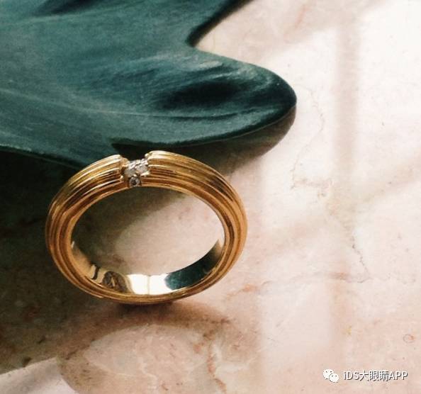 高圆圆同款婚戒一个多重,高圆圆直播带货手戴婚戒状态佳