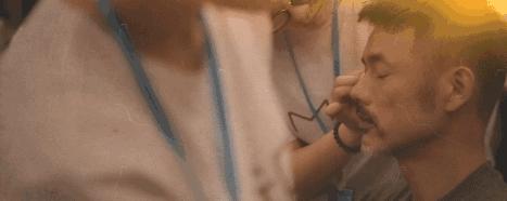 消除黑眼圈化妆手法,怎么不用护肤品减少黑眼圈