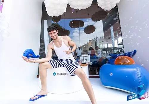 微鲸：家庭娱乐新花“young”｜资讯