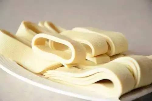 豆腐皮用什么拌好吃,有种很便宜的豆腐皮