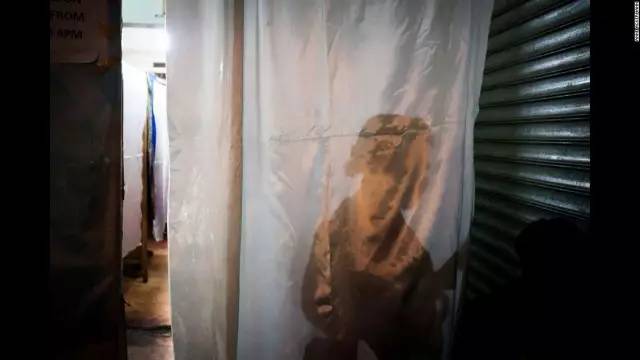 “我想变白，这样就会有更多男人来追我”